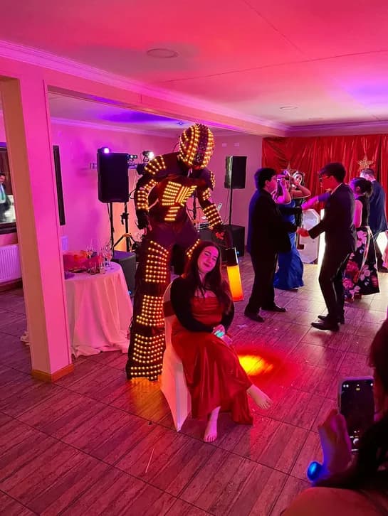 Show de Robot LED de Milodón Producciones